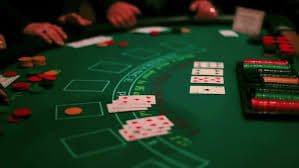 mmgame ဘင်ဂိုကဒ်များနှင့် ဘောလုံးများ ပြသနေသောမြင်ကွင်း